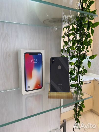 iPhone X, 64 ГБ