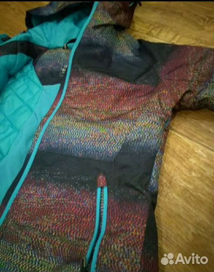 Горнолыжная куртка женская