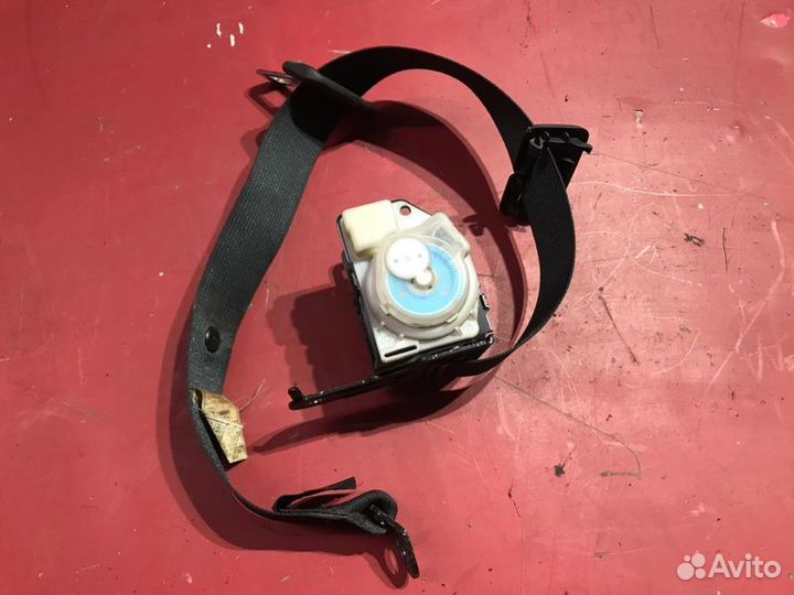 Ремень безопасности задний Toyota Avensis Т250