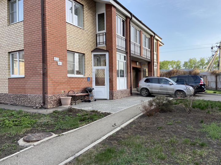 4-к. квартира, 122,3 м², 1/2 эт.
