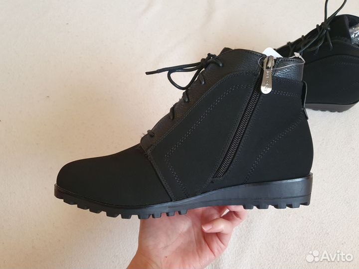 Новые ботинки