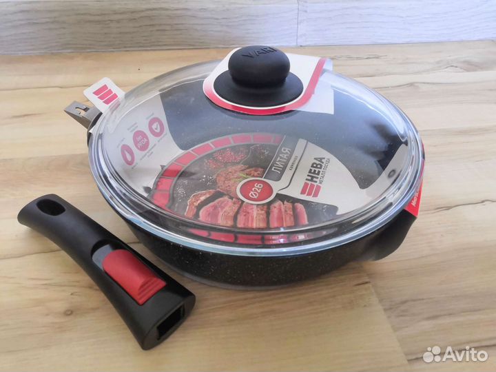 Сковорода 26 см. литая каменная Нева