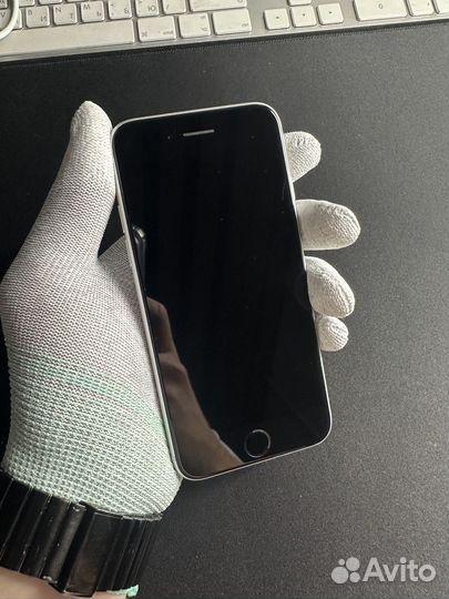 iPhone SE (2020), 64 ГБ