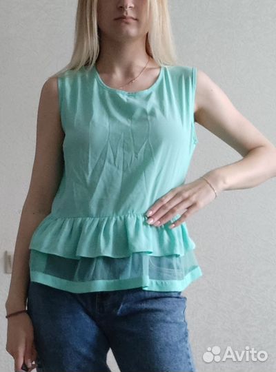 Блузка без рукавов с юбочкой снизу