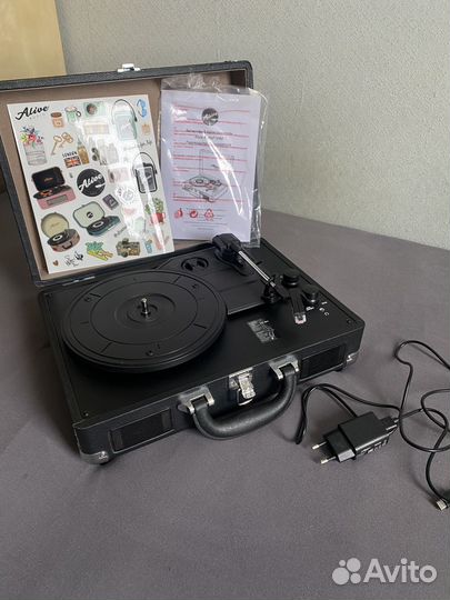 Виниловый проигрыватель Alive Audio Vibe Black