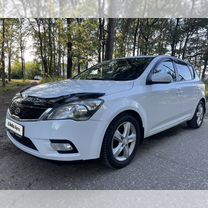 Kia Ceed 1.6 AT, 2011, 265 000 км, с пробегом, цена 795 000 руб.