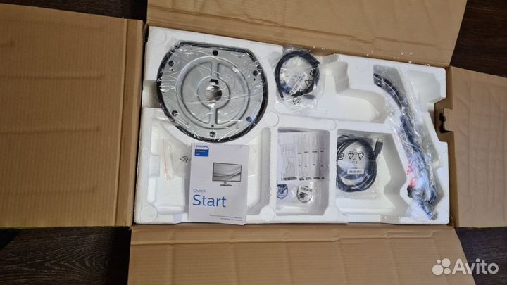 Монитор Philips 4К 32 дюйма