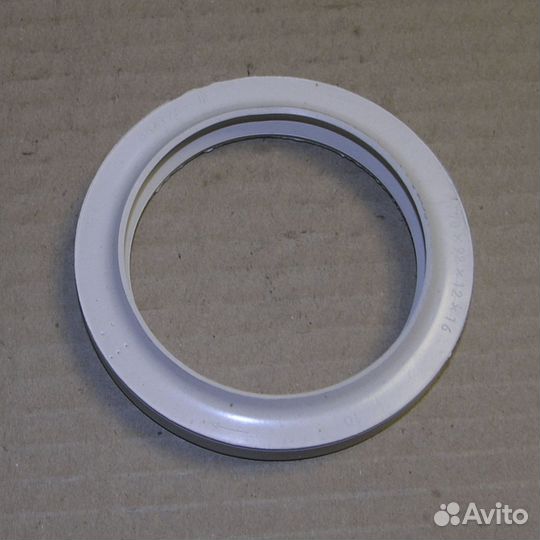 Сальник 70*92*12*16 хвостовика камаз правог (VPT)