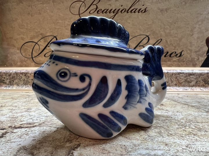 Икорница рыба-кит гжель