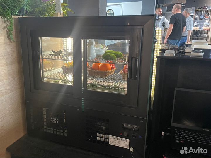 Холодильная витрина. Торговое оборудование