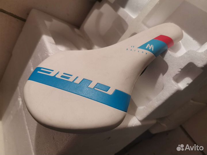 Седло Cube белое Active 2.1 Selle Royal Group