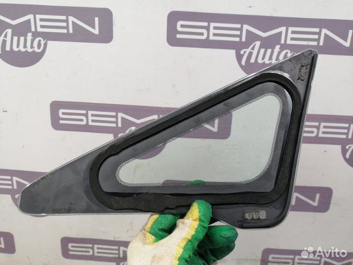 Стекло кузовное переднее правое Honda Civic FD1