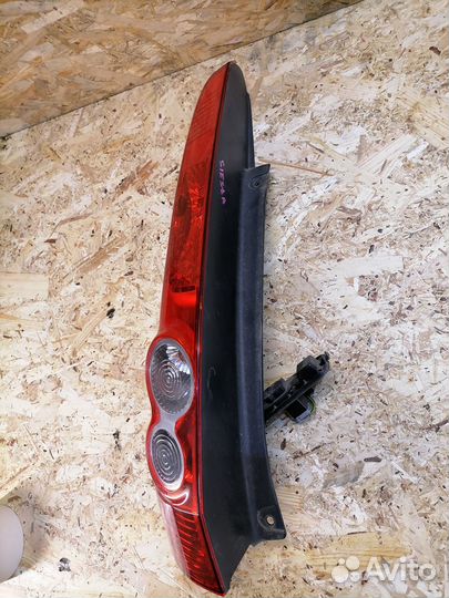 Фонарь левый Ford Fiesta MK5