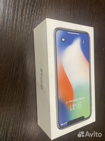 Пустые, оригинальные коробки iPhone