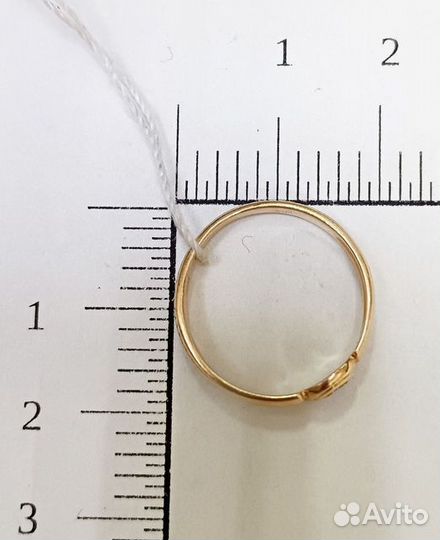 Кольцо с синтетическим камнем Золото