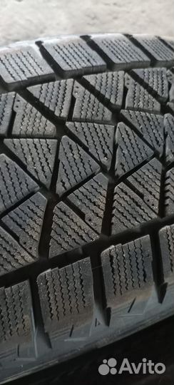 Bridgestone Blizzak DM-V3 235/55 R20