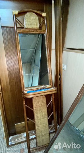 Зеркало в прихожую из ротанга