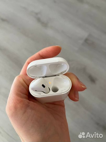 AirPods кейс + левый наушник оригинал