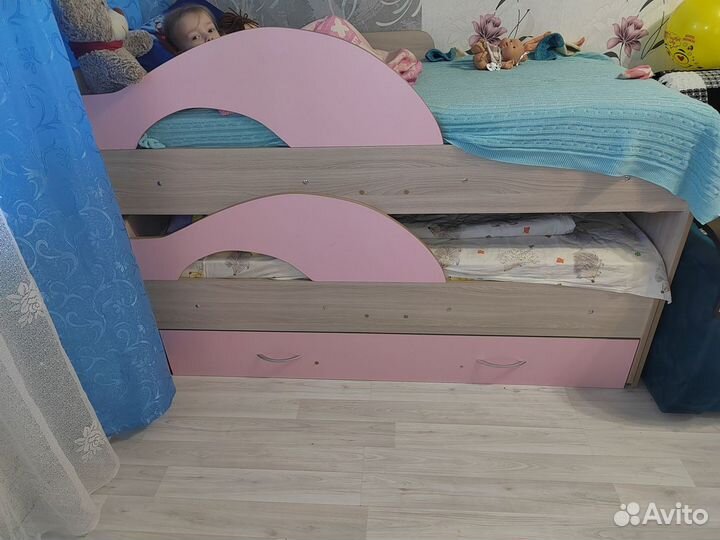 Продам детскую кровать выдвижная двухспальная