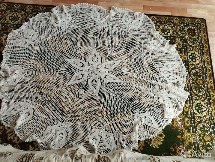 Скатерть круглая вязаная