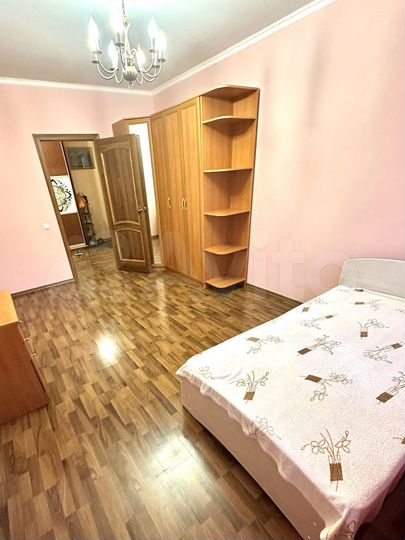 2-к. квартира, 74 м², 2/10 эт.