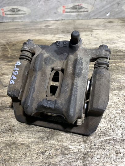 Суппорт лево c Honda Odyssey RA6 F23A