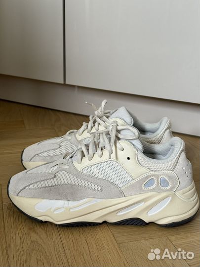 Кроссовки adidas Yeezy Boost 700 Оригинал