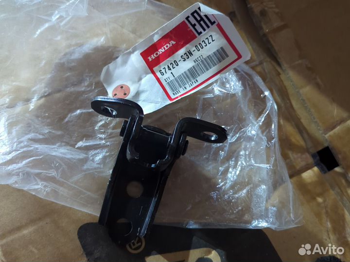 Петля двери новая оригинал Honda 67420-S3N-003ZZ