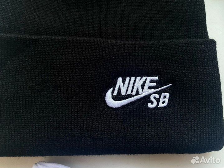 Комплект шапка и перчатки nike