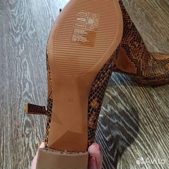 Новые ботинки H&M,39 размер