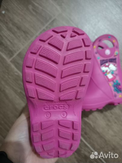 Резиновые сапоги для девочки crocs