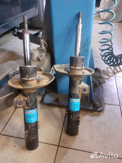 Передние амортизаторы бмв x 3 e 83