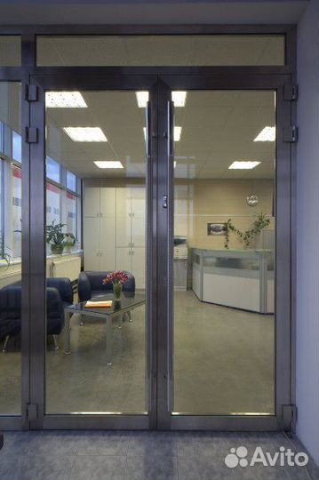 Дверь алюминиевая