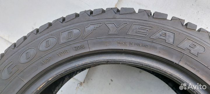 Goodyear Ultragrip 600 205/55 R16 94T