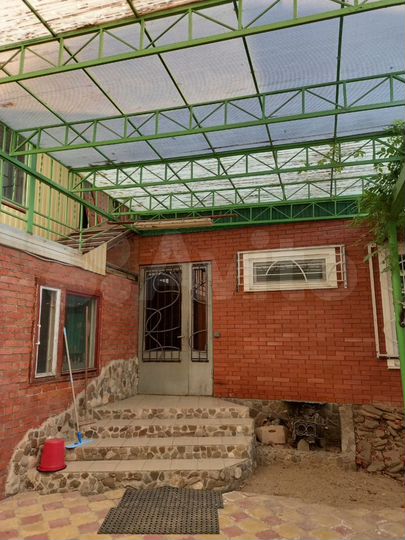 Дом 322 м² на участке 4,4 сот.