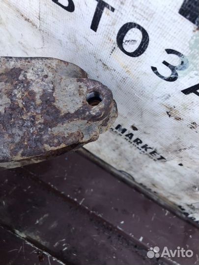 Кулак поворотный левый Ford Focus 2 2005-2011