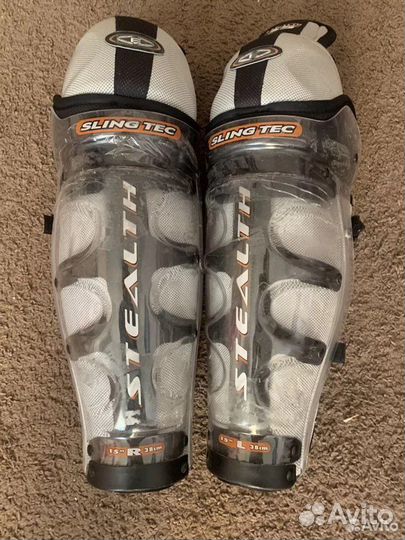 Продаю Хоккейные щитки взрослые бу