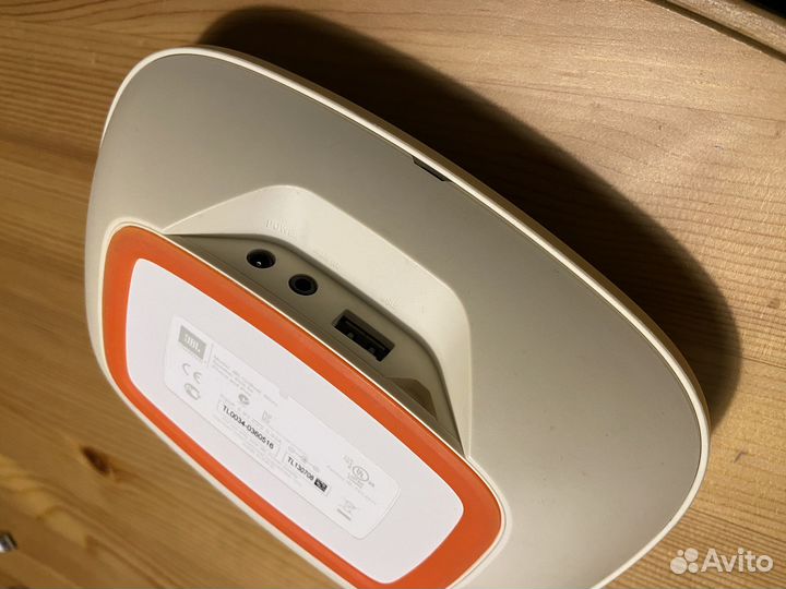 Проводная колонка JBL под iPhone