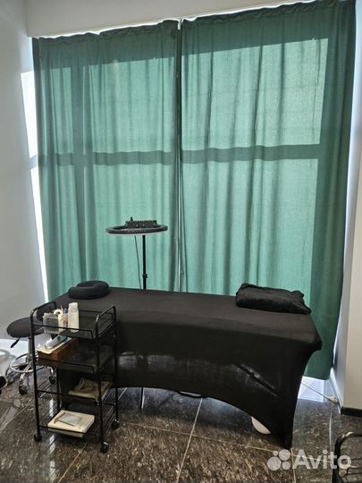 Аренда кушетки для лешмейкера