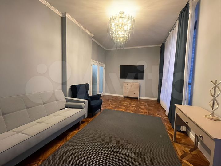 2-к. квартира, 75 м², 13/22 эт.