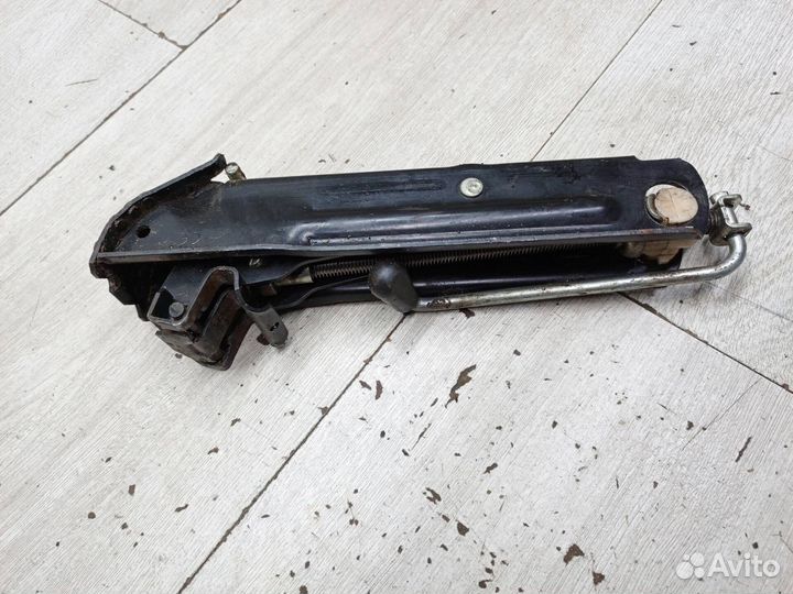 Домкрат Volkswagen Passat B6 / B7 / CC