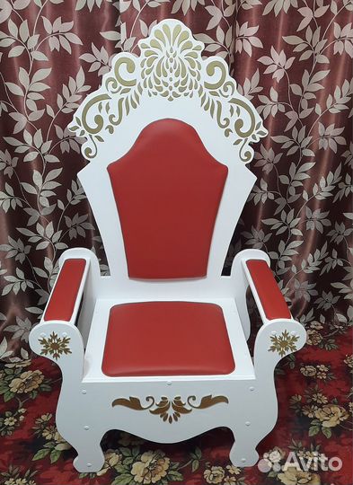 Продам стул Деда Мороза