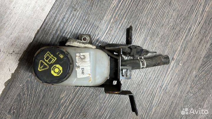 Бачок глав.тормозного цилиндра Mazda CX-7