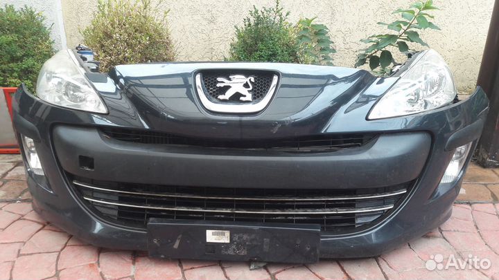 Peugeot 308 07-11 бампер передний