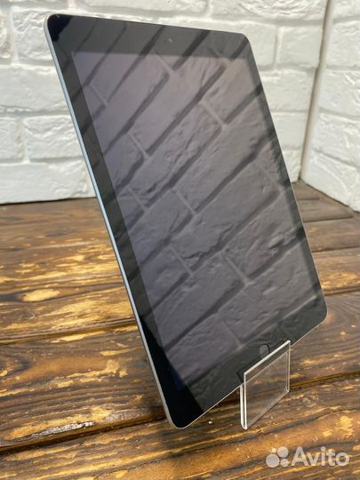 Планшет iPad gen5 32gb Wi-Fi+SIM А9/9.7/серый