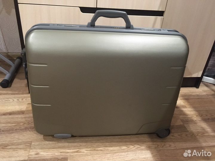 Чемодан на колесах