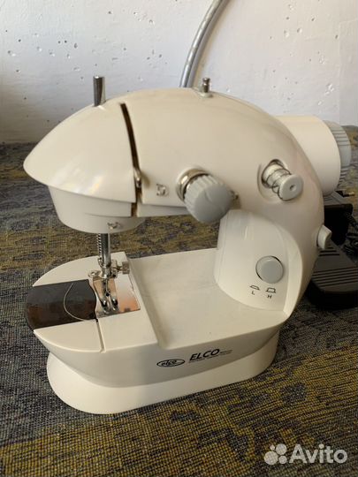 Миниатюрная Швейная машина elco