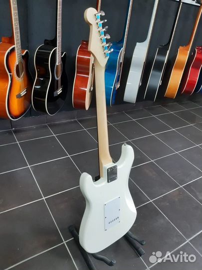 Электрогитара Белая Новая