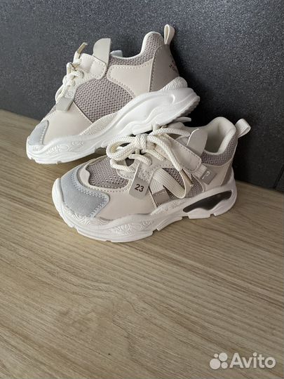 Кроссовки 28 размер