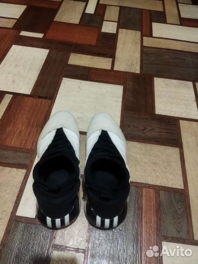 Кроссовки adidas